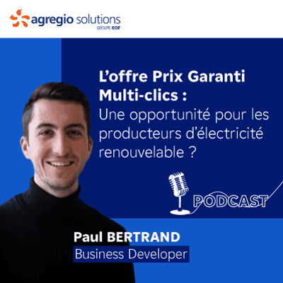 Vignette de podcast illustrée par un fond bleu avec en premier plan un homme, son nom, prénom et sa fonction et à côté de son visage le titre du podcast. en-dessous du titre il est écrit "podcast" avec une illustration de micro